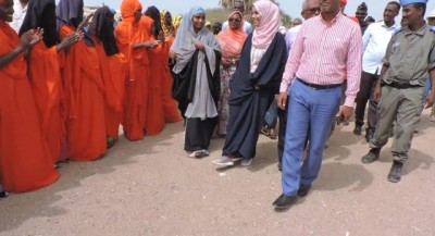 Ouloufa-Ismail-Abdo-s’imprègne-de-l’impact-des-projets-de-l’ADDS-sur-les-habitants-de-la-ville-d’Obock-8