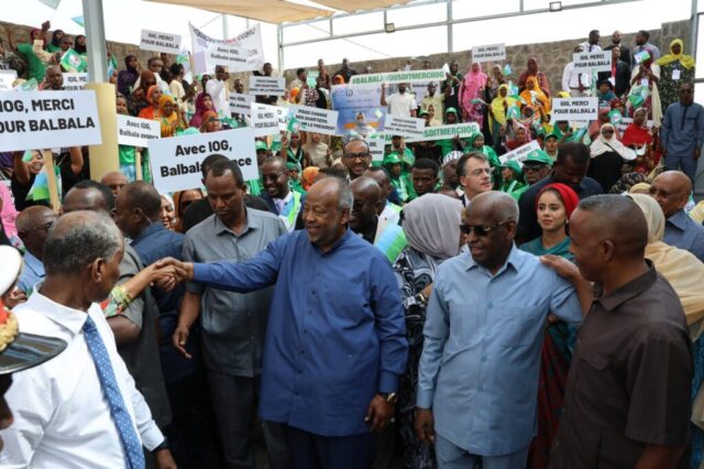 Son Excellence Monsieur Ismaïl Omar Guelleh-Inauguration du Centre de Développement Communautaire-Moustiquaire-2