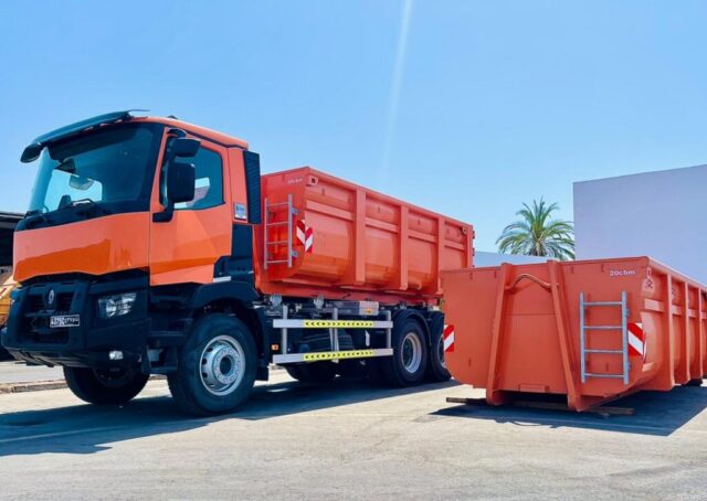 AFD-ADDS-OVD-Un camion flambant neuf et 2 bennes de 20 m3 chacune pour renforcer l’OVD (1)