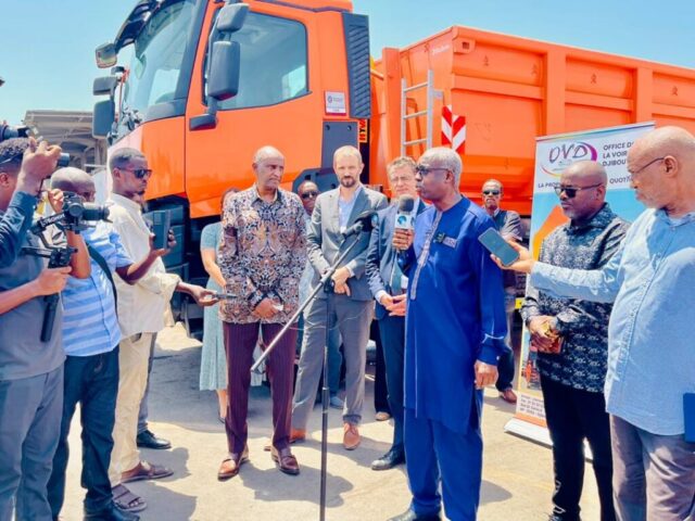 AFD-ADDS-OVD-Un camion flambant neuf et 2 bennes de 20 m3 chacune pour renforcer l’OVD (26)