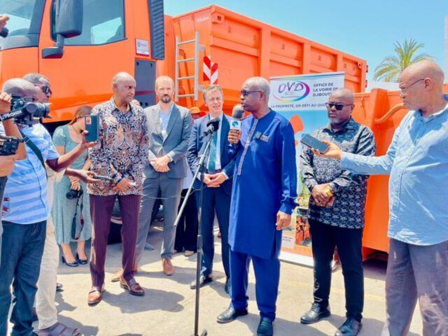 AFD-ADDS-OVD-Un camion flambant neuf et 2 bennes de 20 m3 chacune pour renforcer l’OVD (27)